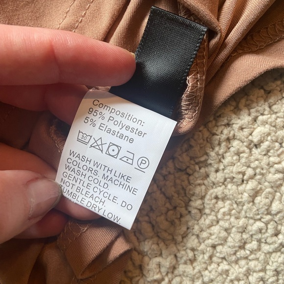 🌸 SHEIN 🌸 nude twist halter dress - Picture 6 of 7